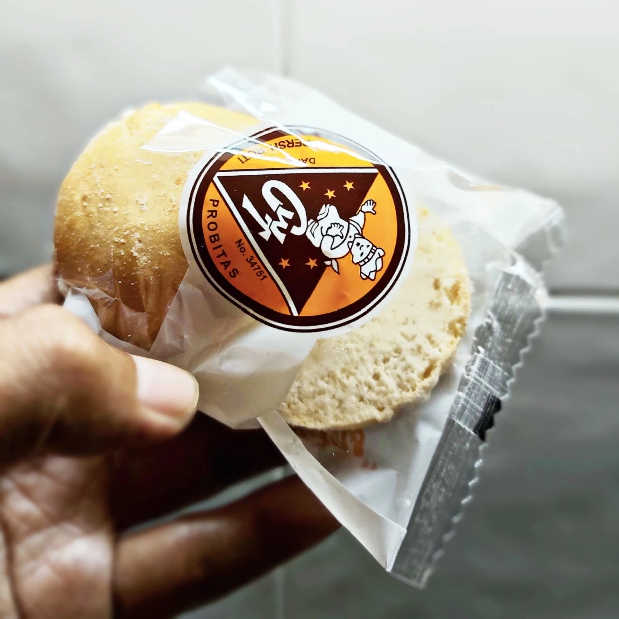 Roti bagelen versi toko roti Probitas, Magelang, Jateng 