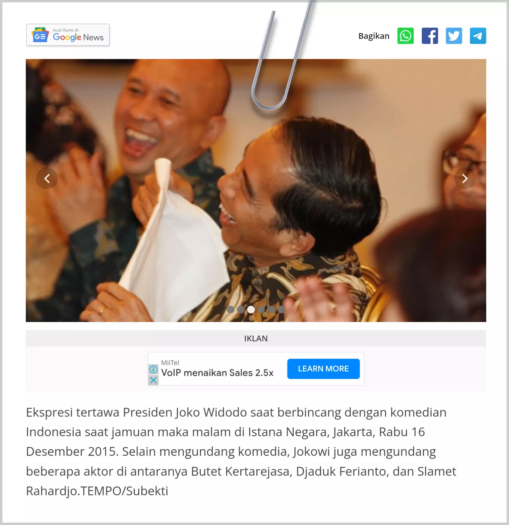 Foto Jokowi tertawa dalam media
