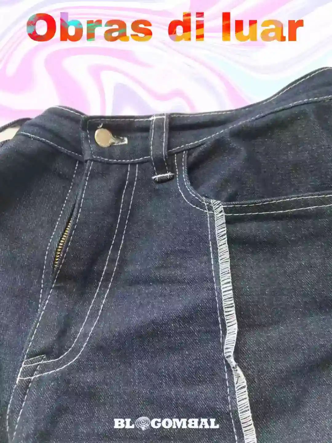 Celana jeans dengan jahitan obras di luar 