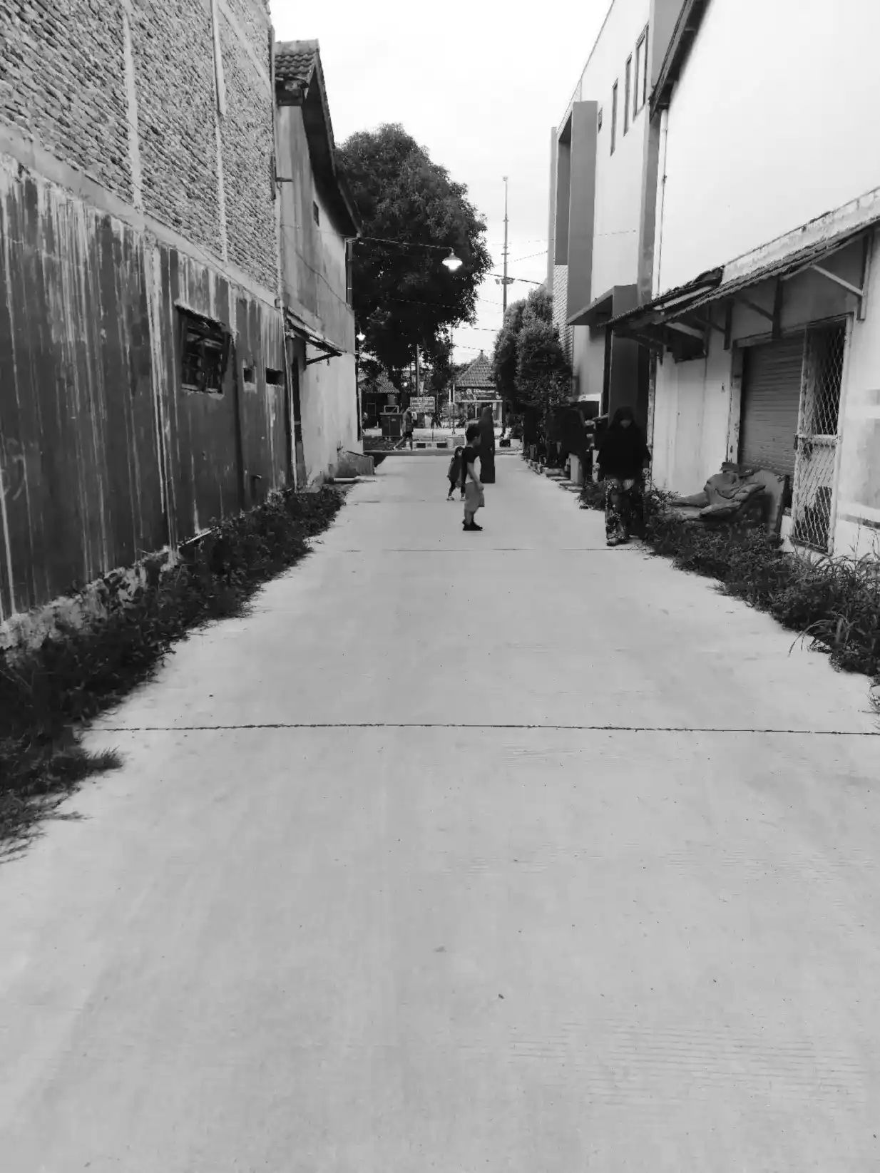 Jalan Ir Soekarno di Kompleks Chandra Baru, Jatirahayu, Pondokmelati, Bekasi 17414 