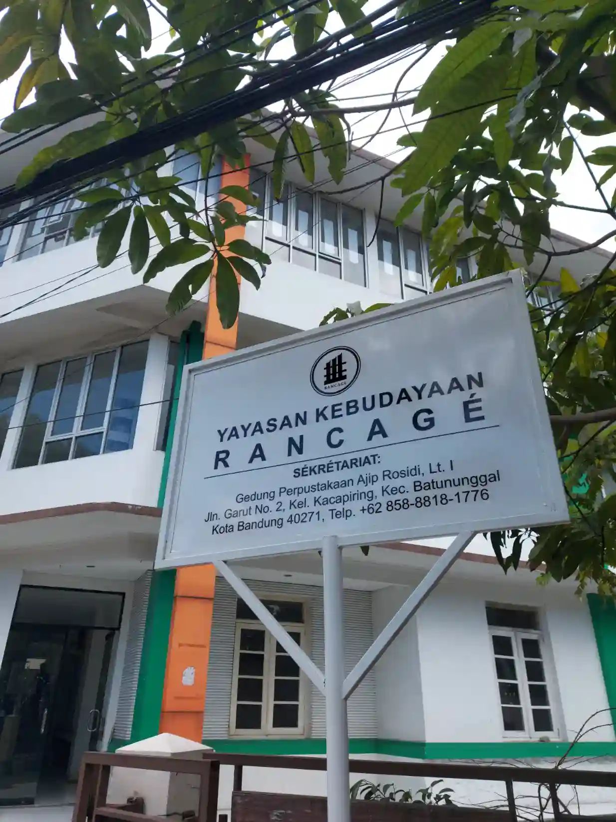 Alamat kantor Yayasan Kebudayaan Rancagé di Bandung 